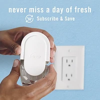 Febreze Plug In Air Freshener, Odor-Fighting Scented Oil Starter Kit, Bamboo Scent, Warmer + 4 Refill