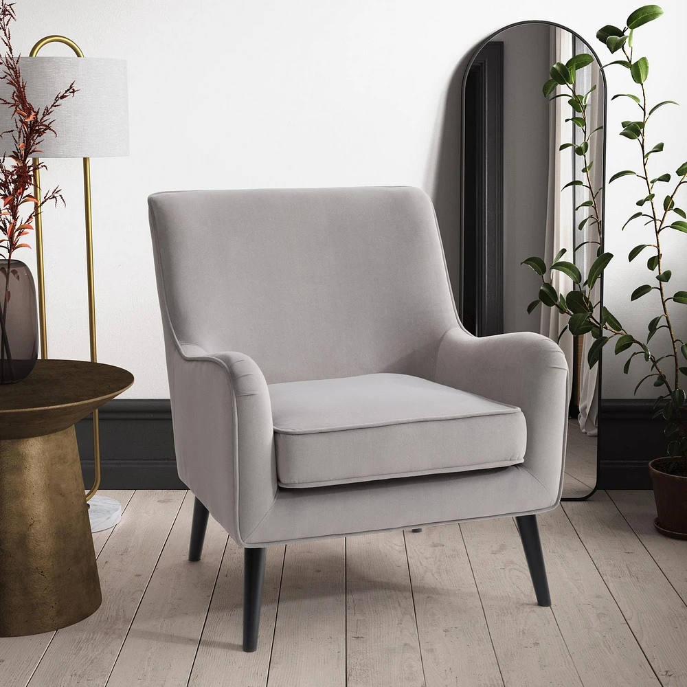 Chaise d'appoint moderne en velours Isla avec pieds en bois effilés