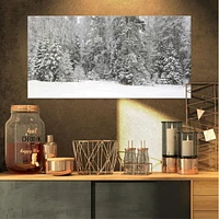 Designart Panorama brumeux de la forêt d'hiver Art mural sur toile