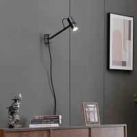 Applique murale enfichable à 1 ampoule à DEL Series.01.WS de MRDK x Globe, bras pivotant, abat-jour ajustable, noir mat