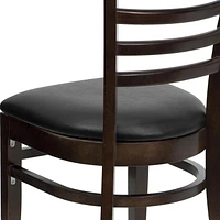 Chaise de restaurant de la série HERCULES en bois de noyer à dossier échelle - siège en vinyle noir