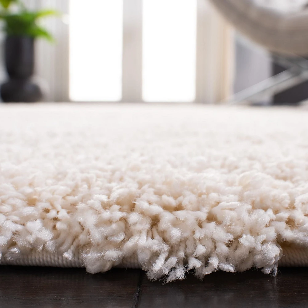 Safavieh California Solid Plush Shag Area Rug