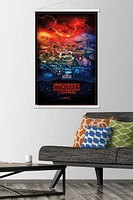 Netflix Stranger Things: Saison 4 – Hawkins, Indiana 22,375" x 34" Affiche Murale avec Cadre Magnétique en Bois de Hêtre, par Trends International
