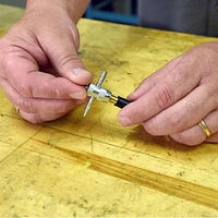 Outil à 4 utilités pour valves de pneus de Slime avec 4 valves de pneus
