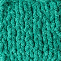 Fil Blanket Brights™ de Bernat®, Polyester #6 Super Bulky, 10.5oz/300g, 220 Yards Fil super extensible en polyester #6