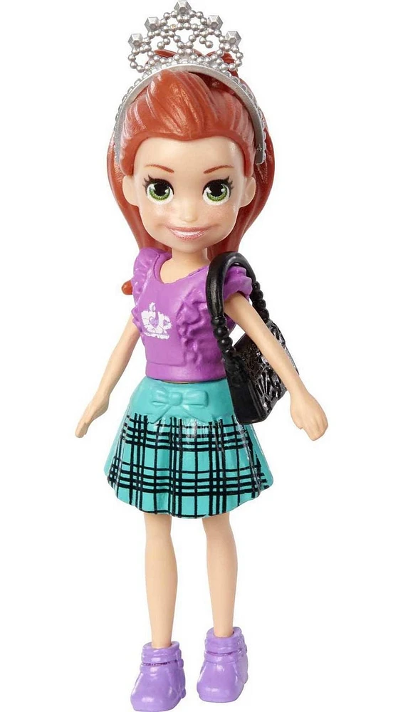 Poupée Lila Polly Pocket de 7,62 cm (3 po) avec 5 tenues et accessoires de voyage à thème de Londres