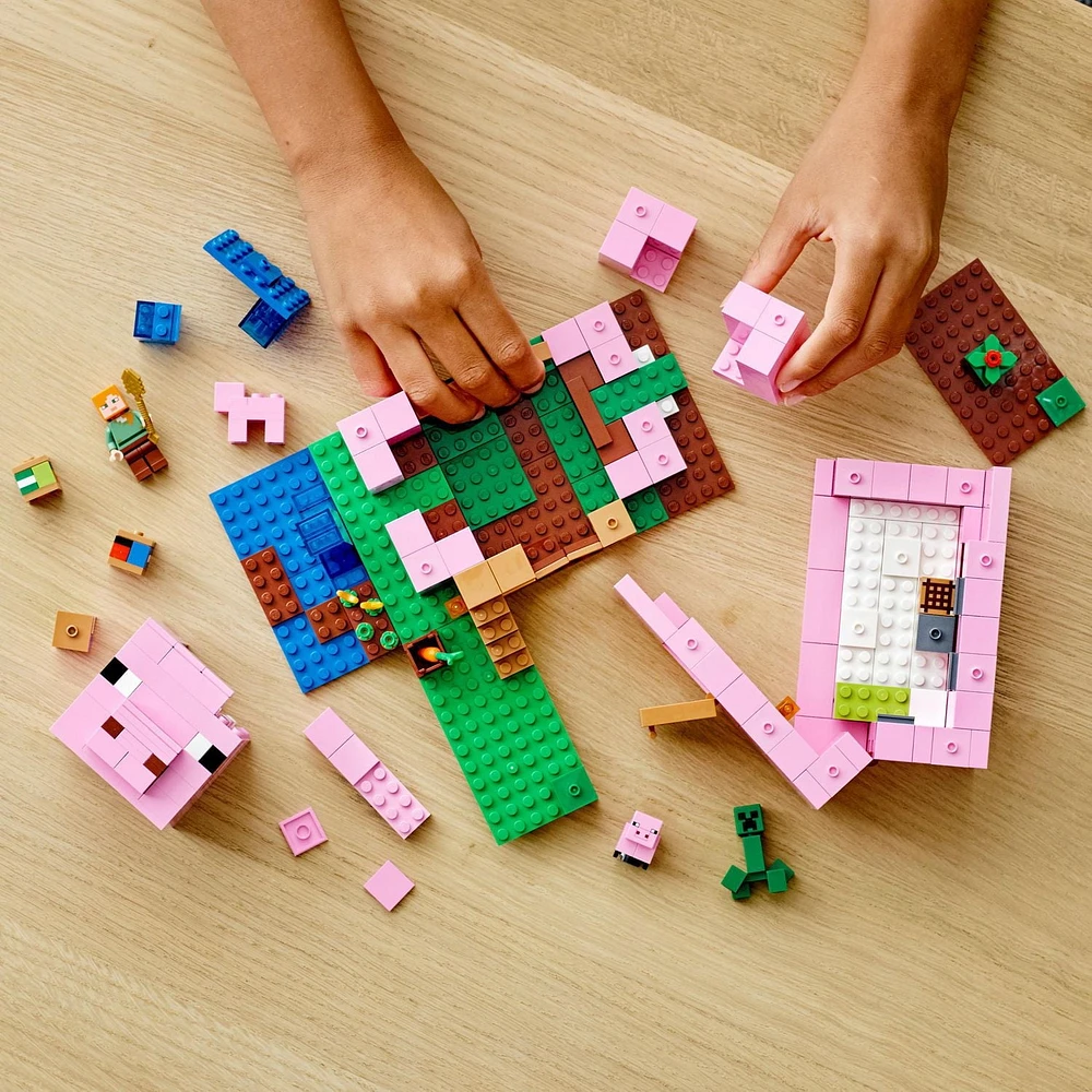 LEGO Minecraft The Pig House 21170 Toy Building Kit (490 Pieces)