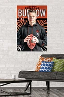 NFL Cincinnati Bengals - Joe Burrow Pose 20 Wall Poster, 14.725" x 22.375" Framed