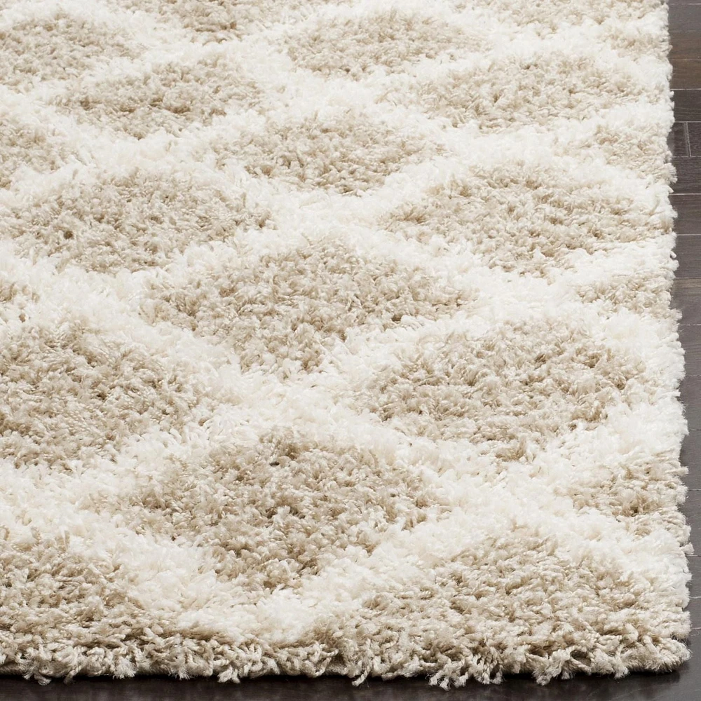 Safavieh Layla Tapis Géométrique Shag