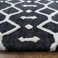 Safavieh Himalaya Darin Geometric Area Rug