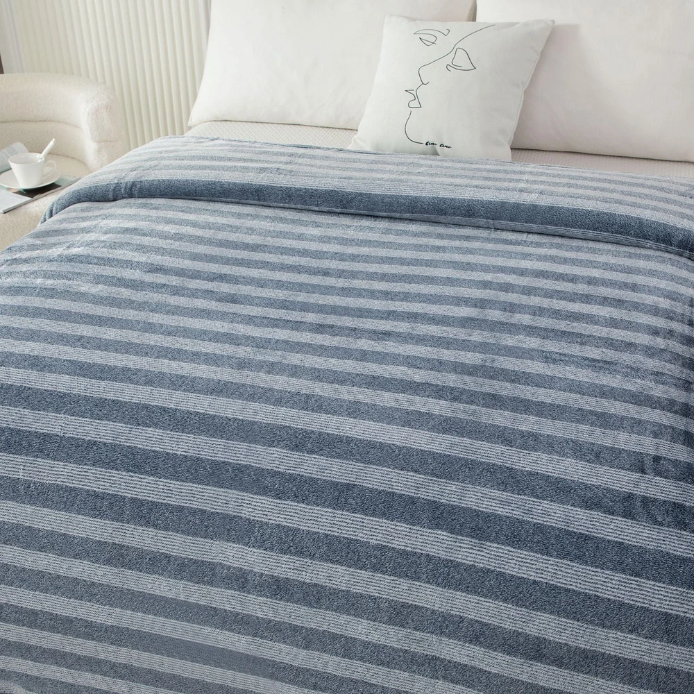 Couverture en peluche cationique Mainstays Taille : 1 place - Très grand