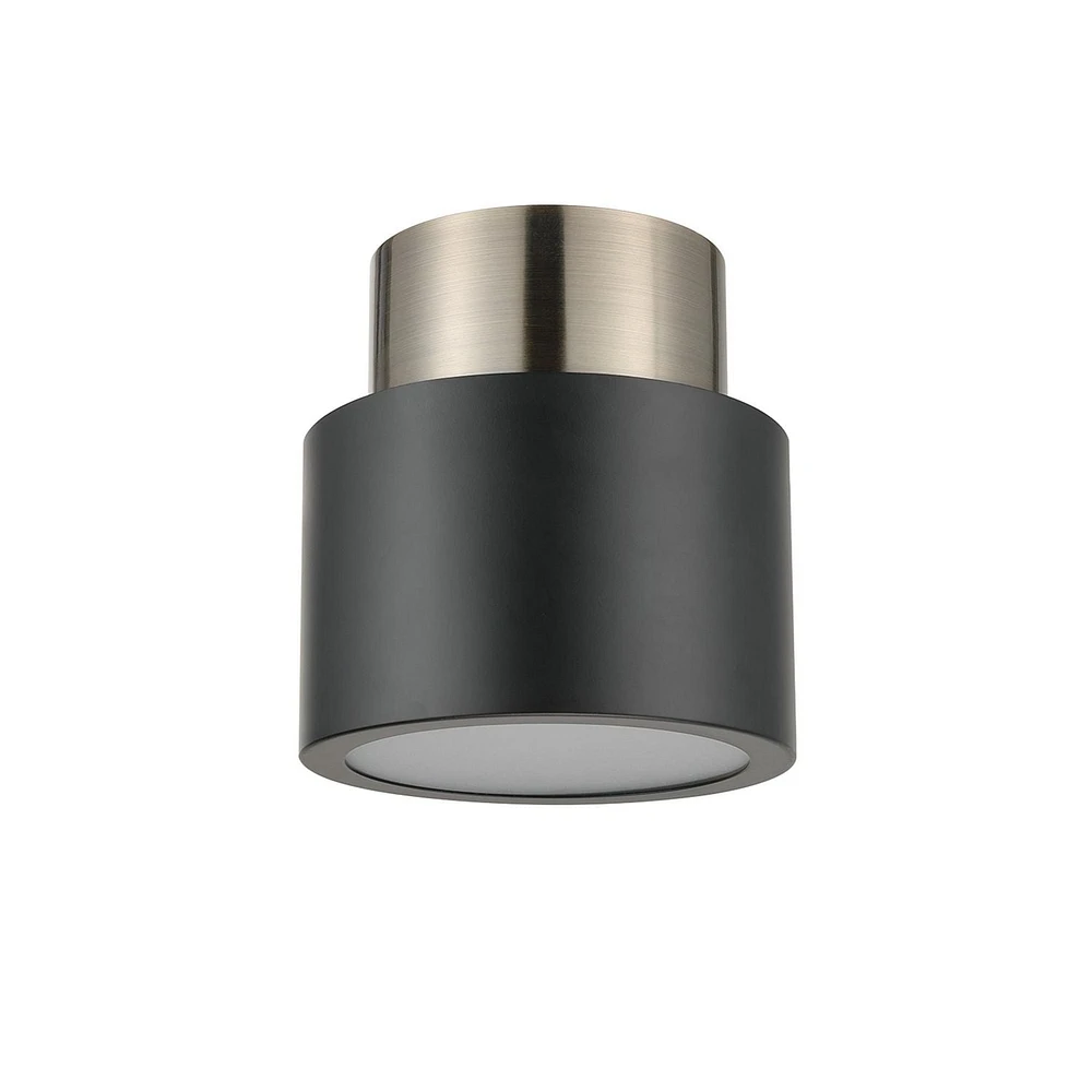 Plafonnier quasi affleurant en métal Stanley par Globe Electric à 1 ampoule, noir mat, accent laiton antique, 61106