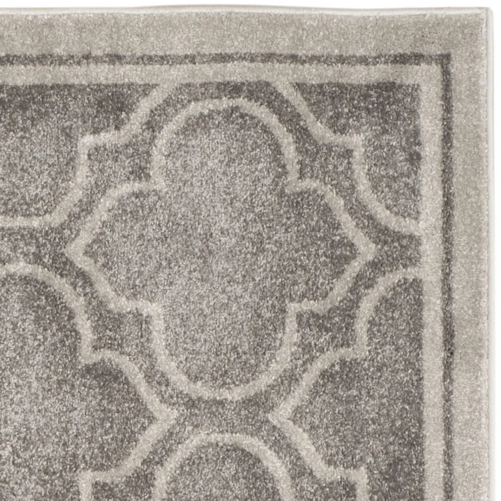 Safavieh Amherst Wilson Geometric Area Rug