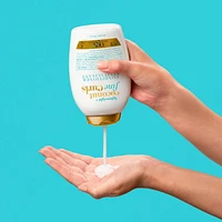 Revitalisant OGX Lightweight + Coconut Fine Curls, revitalisant léger à l'eau de coco