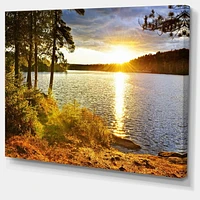 Designart Belle vue sur le coucher de soleil sur le lac Art mural sur toile