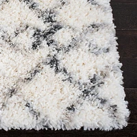 SAFAVIEH Fontana Aleta Geometric Distressed Plush Shag Area Rug