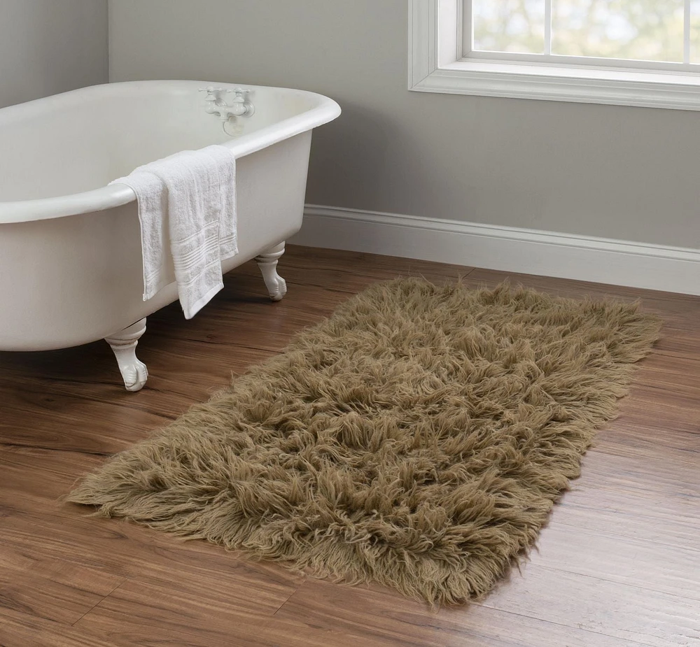 Tapis d'appoint Nouveau Flokati 1400 gr de 2' 4" x 4' 8", Champignon