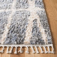 SAFAVIEH Berber Fringe Olga Geometric Shag Area Rug