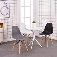 Chaise en bois gris de la collection Heavenly