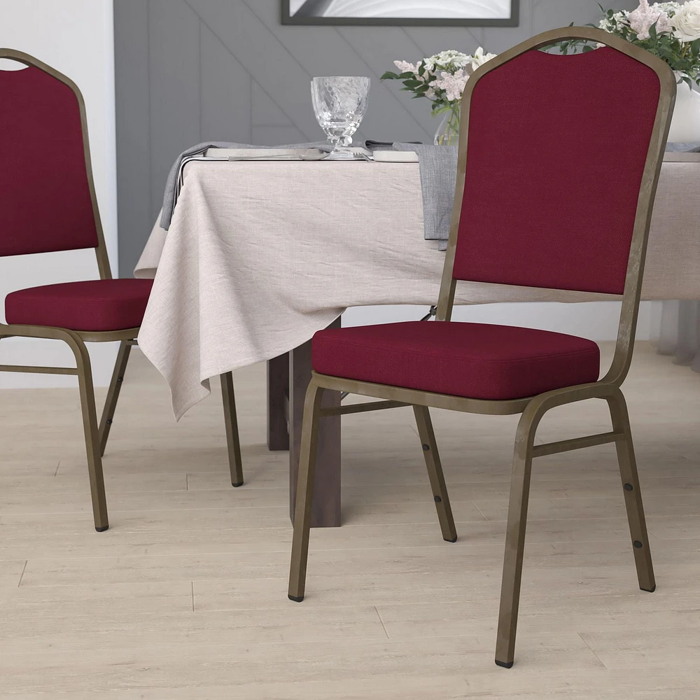 Chaise de banquet empilable de la série HERCULES avec dossier couronne en tissu bourgogne - Cadre doré