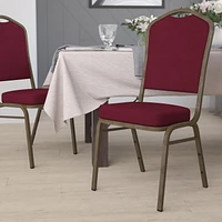 Chaise de banquet empilable de la série HERCULES avec dossier couronne en tissu bourgogne - Cadre doré
