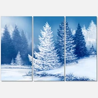 Designart Forêt d'épicéas onirique avec des arbres couverts de neige Art mural sur toile