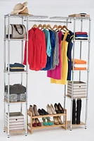 Rangement extensible pour placard TRINITY EcoStorage | 142 à 198 cm de larg. x 35 cm de prof. X 213 cm de haut. (56 à 78 po de larg. x 14 po de prof. x 84 po de haut.) | Chrome