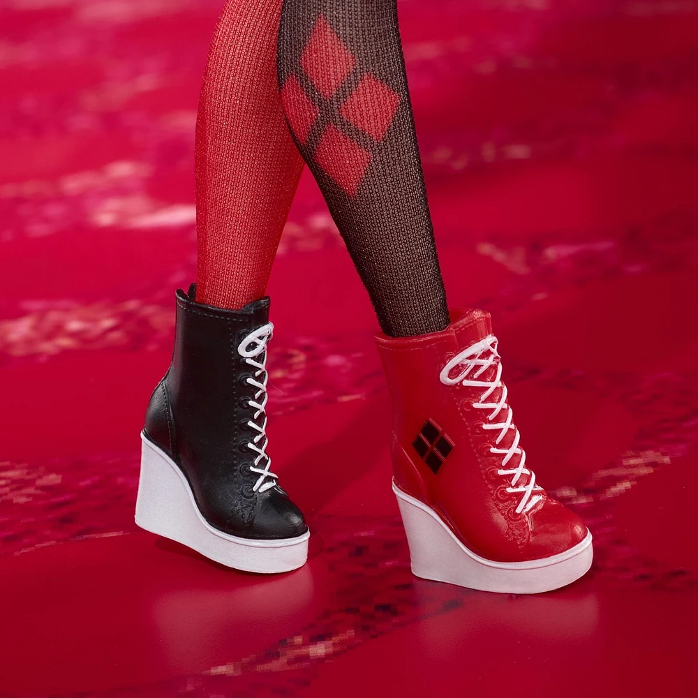 Barbie Signature Poupée Harley Quinn, de collection, maillet