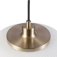 Luminaire suspendu à 1 ampoule Lily de Novogratz x Globe, laiton mat, abat-jour en verre givré nervuré