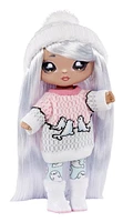 Poupée-mannequin Na Na Na Surprise de la série Cozy, Harper Waters, de 7,5 po (19 cm), inspirée d’un phoque avec des cheveux violet clair
