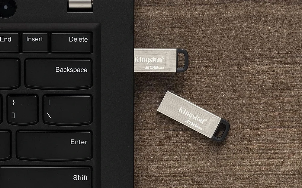 Kingston DataTraveler Kyson 32GB USB 3.2 Metal Flash Drive (DTKN/32GBCR)