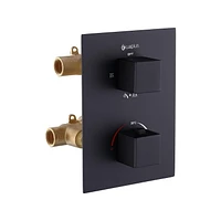 Valve thermostatique carrée avec déviateur à 4 voies d'Akuaplus®. 2 douchettes magnétiques à 3 réglages avec bouton poussoir et pommeau de douche pivotable. Fini noir mat
