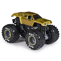 Monster Jam, Official Max D Monster Truck, Die-Cast Vehicle, 1:64 Scale, Kids Toys for Boys Ages 3 and up