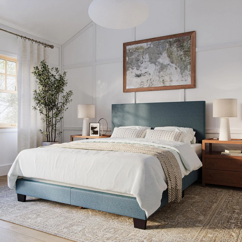 Cadre de lit queen-size rembourré moderne CorLiving Celeste pour adulte avec tête de lit, sommier requis