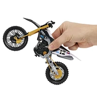 Supercross, Authentic Shane McElrath 1:10 Scale Collector Die-Cast Toy Motorcycle Replica with Display Stand, For Collectors and Kids Age 5 and Up