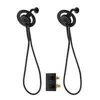 Valve thermostatique carrée avec déviateur à 4 voies d'Akuaplus®. 2 douchettes magnétiques à 3 réglages avec bouton poussoir et pommeau de douche pivotable. Fini noir mat