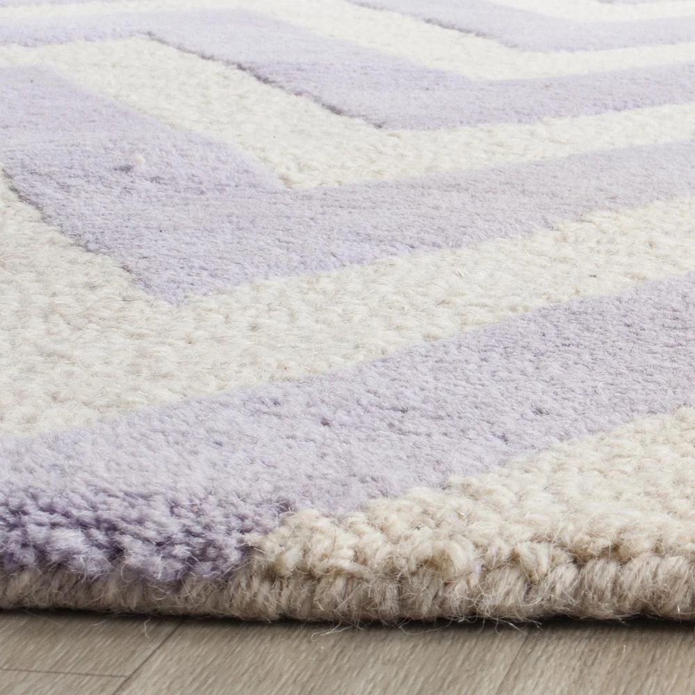 Safavieh Cambridge Kaitlyn Zig Zag Stripes Area Rug