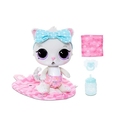 Animal BABY born Surprise Cuddle Baby Pet : le chaton boit et fait réellement pipi