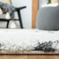 SAFAVIEH August Melanie Geometric Shag Area Rug