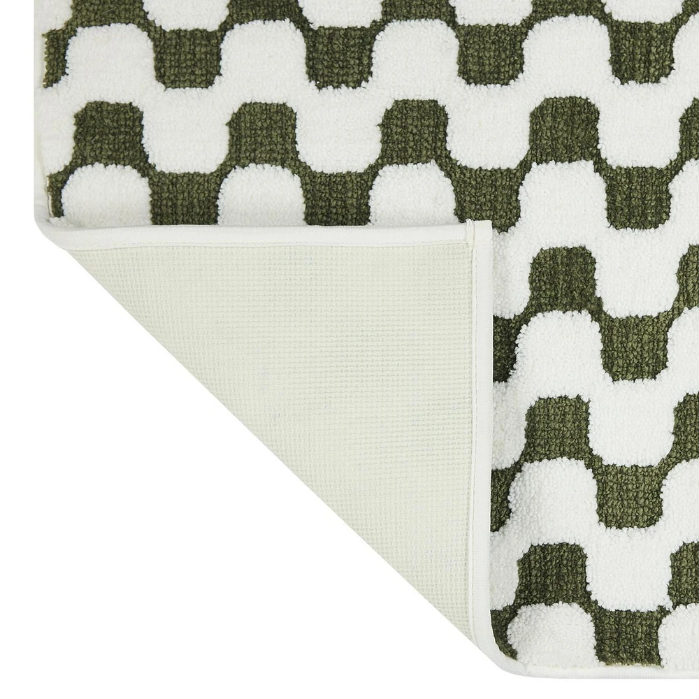 Tapis de bain en polyester Mainstays Waves, vert et blanc, 16" x 24"