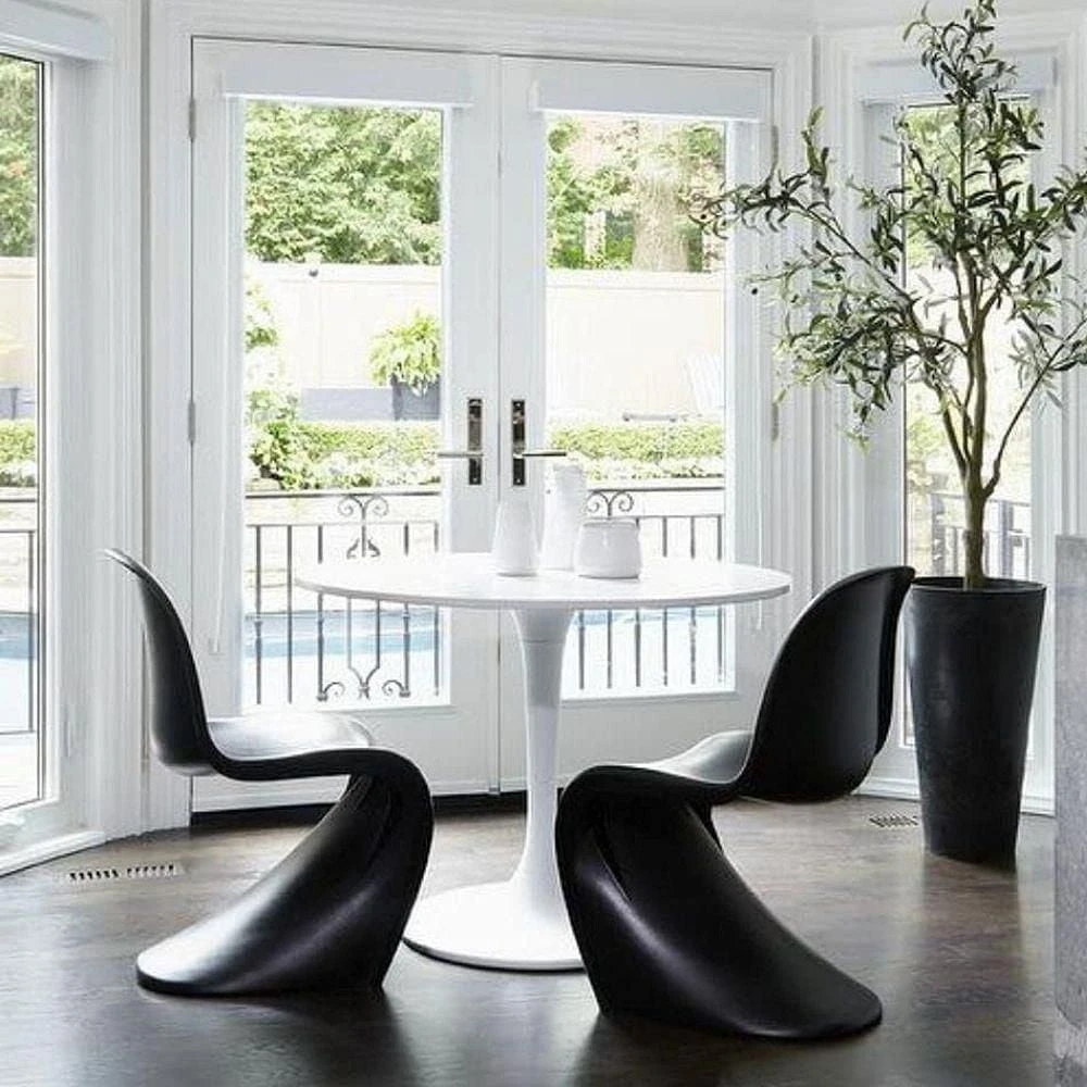 Sara Chair (Matte Finish) in Black