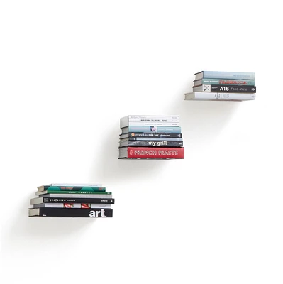 Umbra Conceal Shelf X3 Small. Lot De 3 Petites Etagères Invisibles Conceal, En Métal Argenté. Entièrement Invisibles Une Fois Chargées De Livres. Dimension De Chaque Étagère 14X13.3X13.3Cm