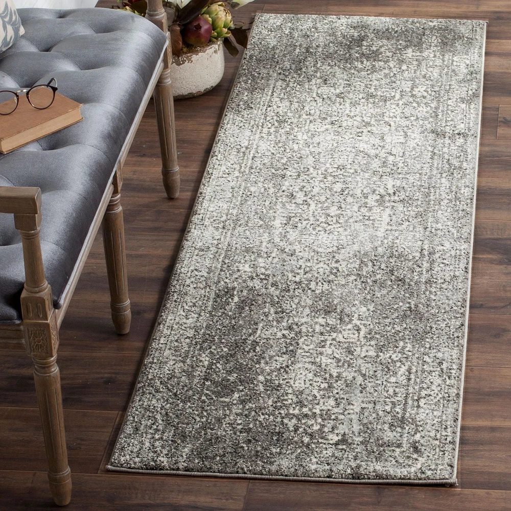 Safavieh Evoke Trena Traditional Area Rug