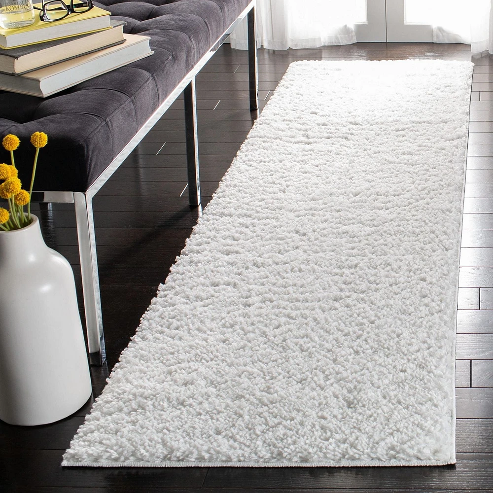 SAFAVIEH August Carlene Solid Plush Shag Area Rug