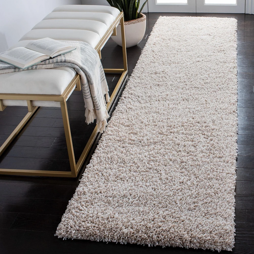 Safavieh California Solid Plush Shag Area Rug