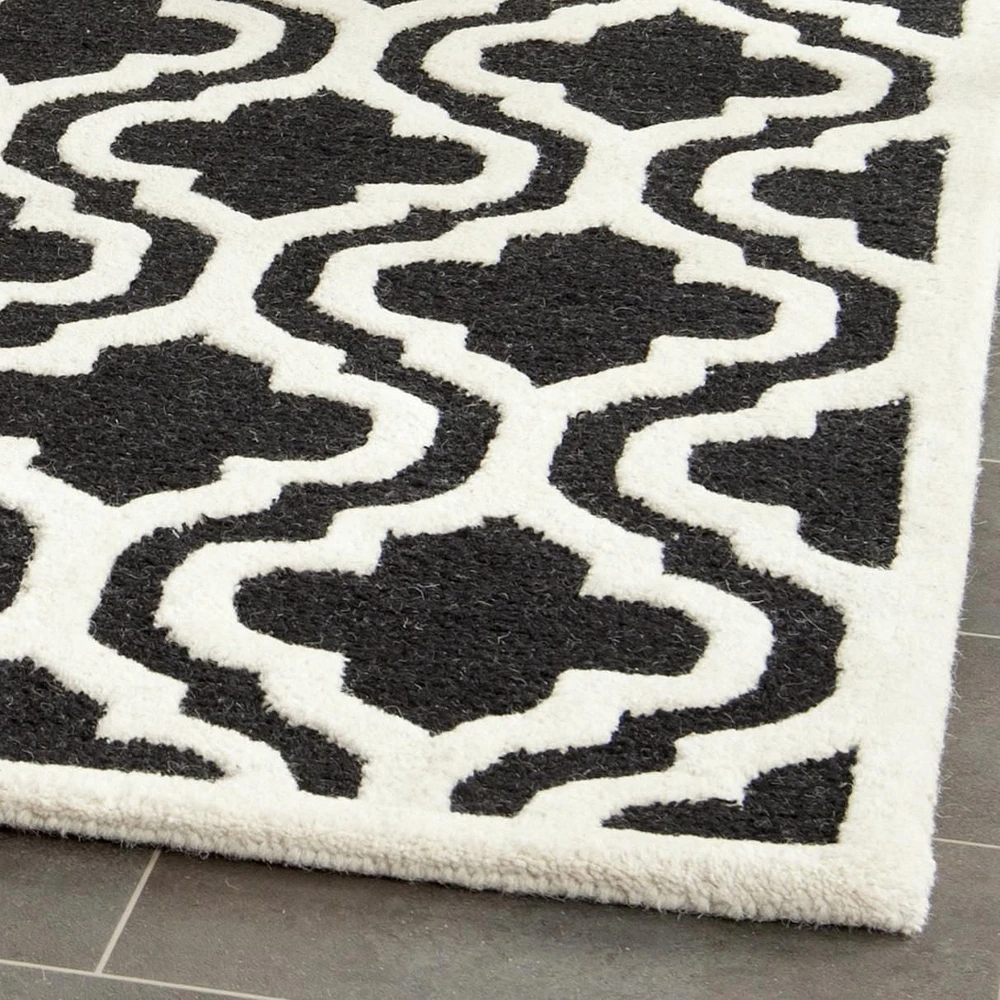 Safavieh Cambridge Kirsten Geometric Area Rug