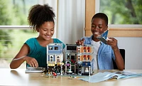 LEGO Creator Expert La place de l'assemblée (10255)