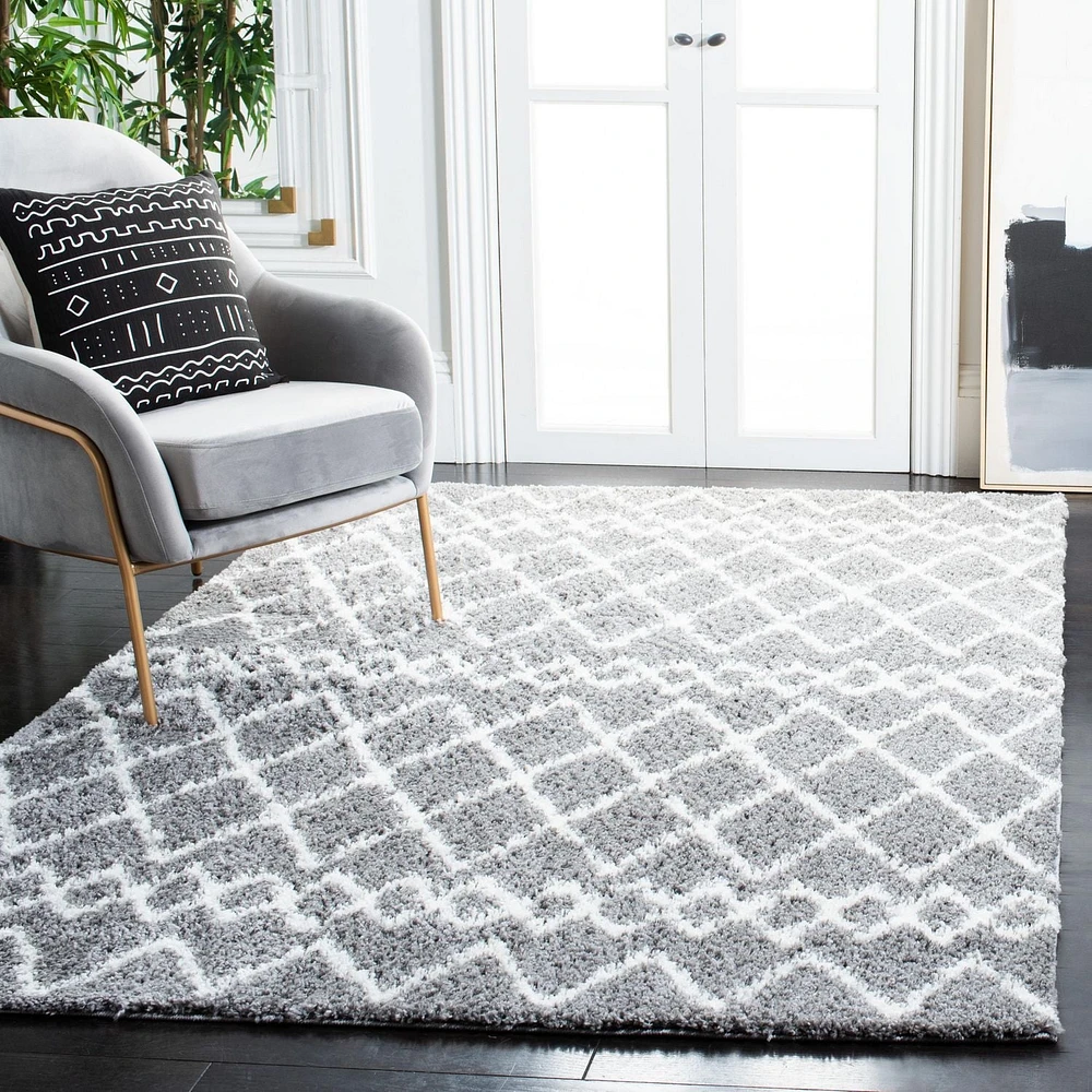 SAFAVIEH Berber Avery Geometric Diamonds Shag Area Rug