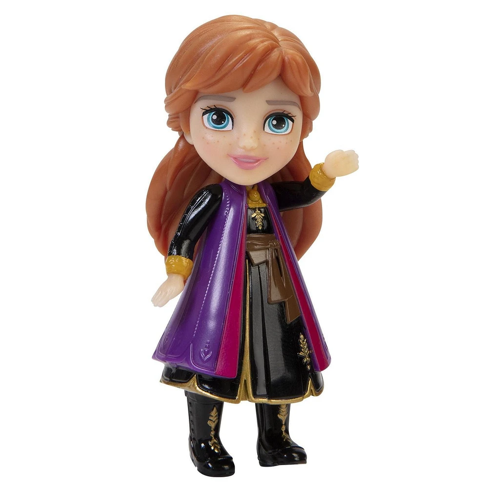 Mini poupée Anna (tenue de voyage)