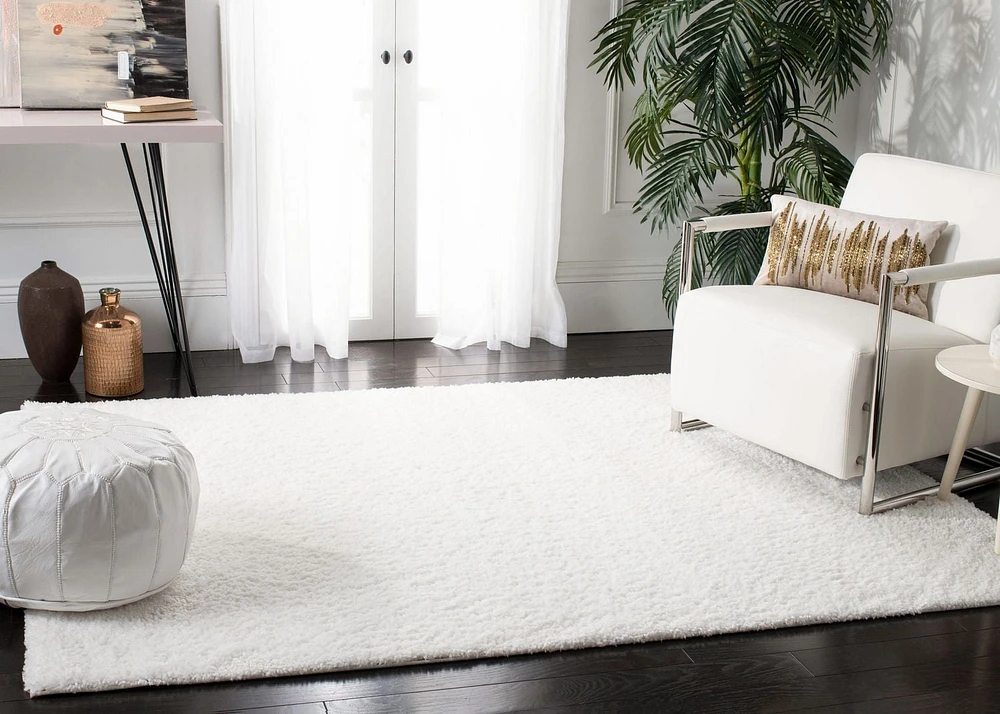 SAFAVIEH August Carlene Solid Plush Shag Area Rug